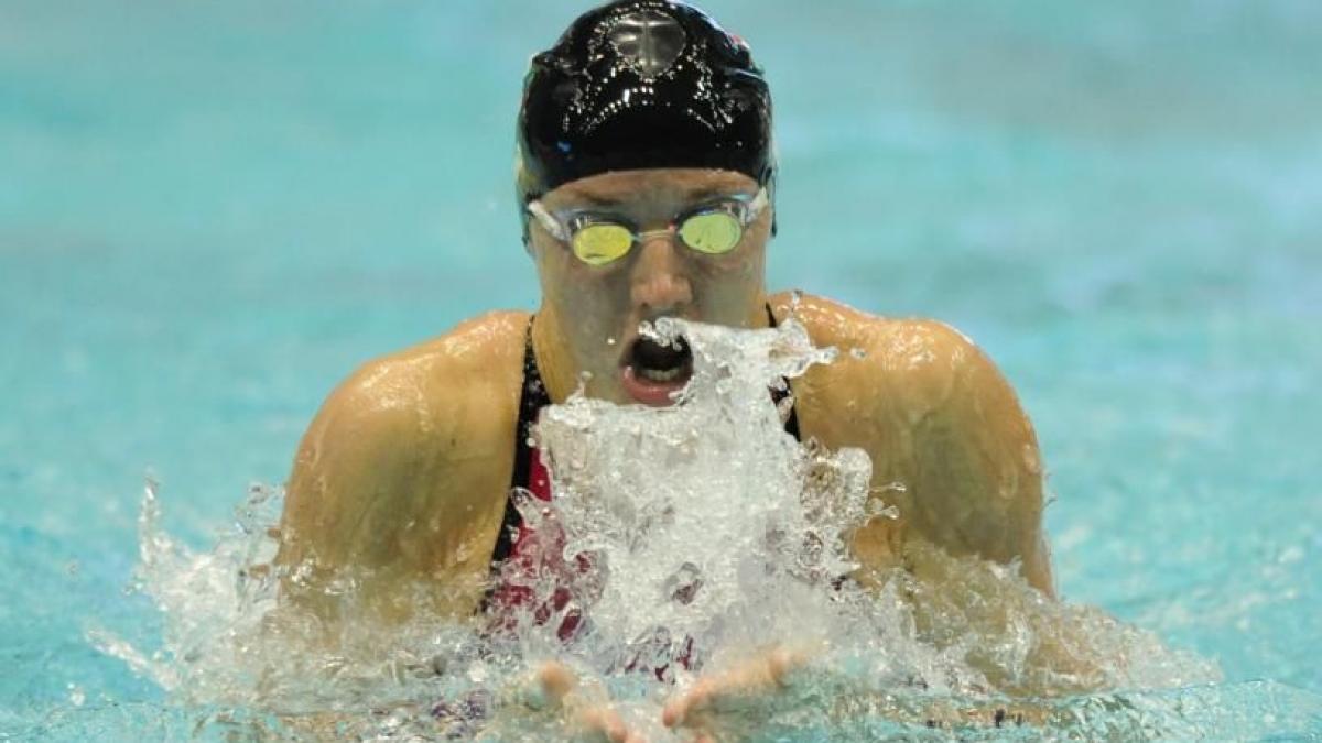 recorduri mondiale in probele de 100 m spate feminin si 100 m fluture masculin stabilite la doha