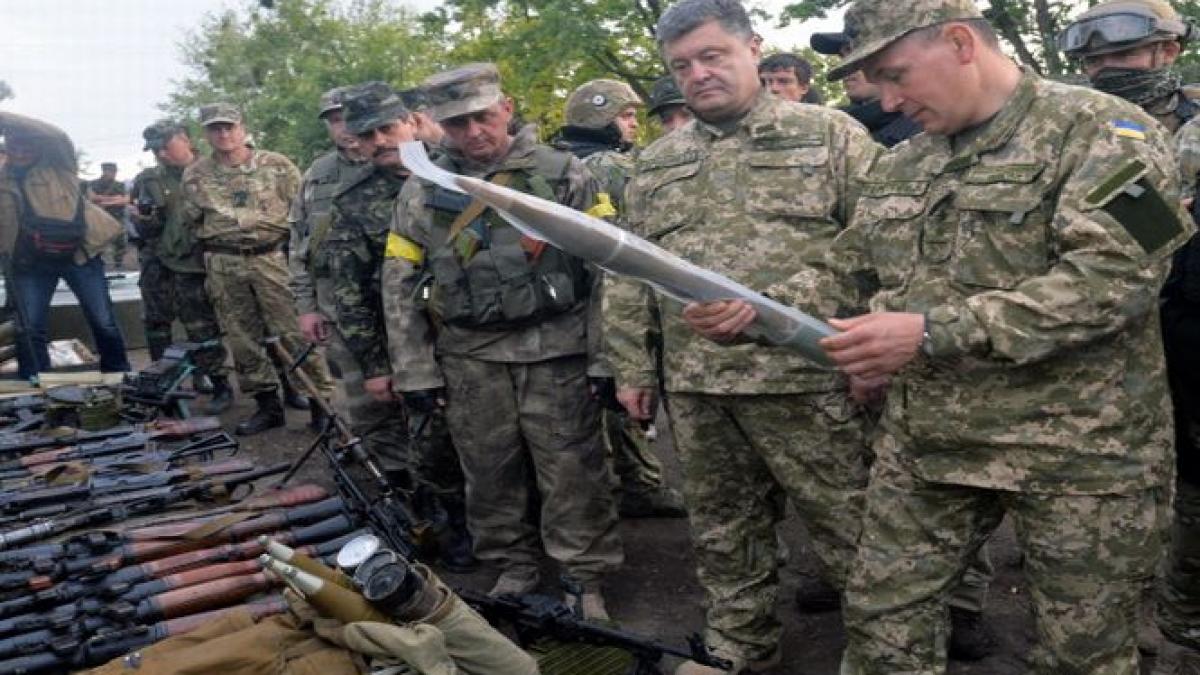 porosenko se duce in donbass cu tolba plina 100 de masini grele de razboi vor fi inmanate