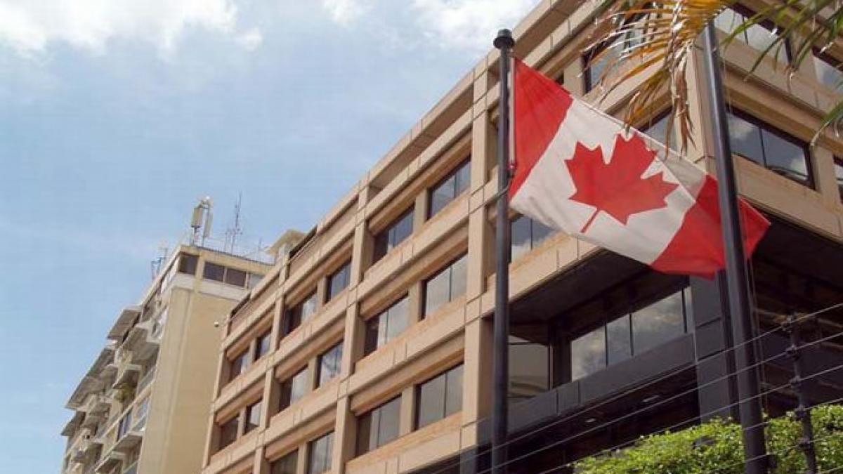 canada si a inchis ambasada din cairo