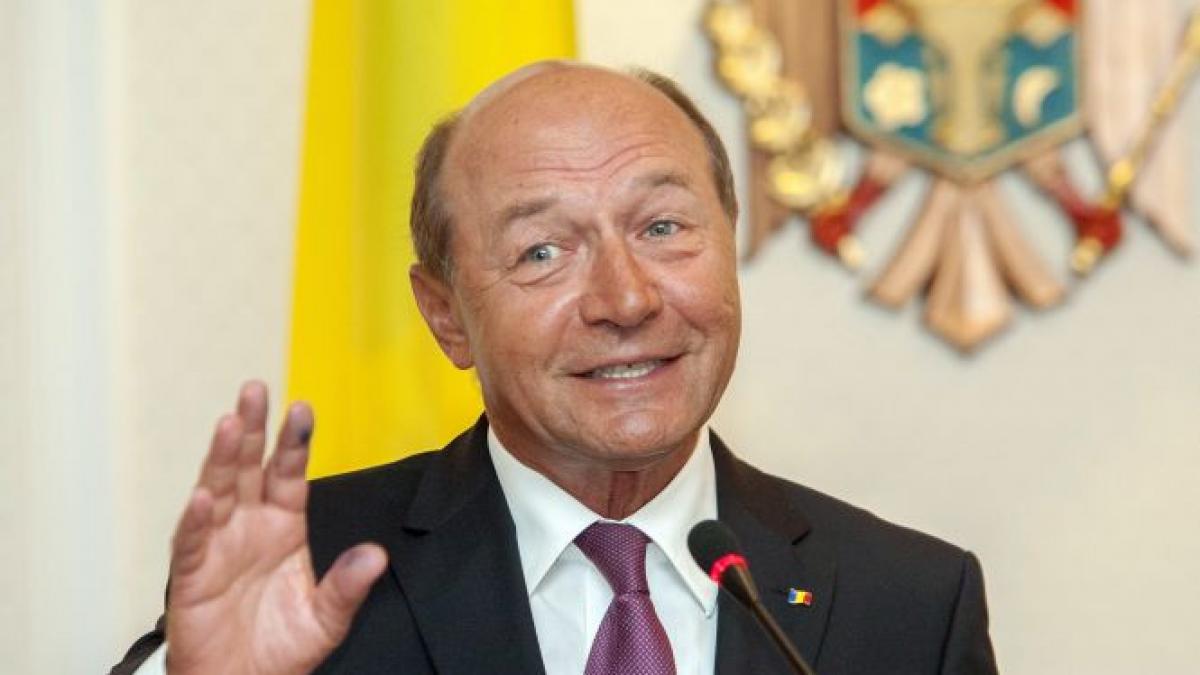 presedintele traian basescu nu poate fi cercetat penal pe perioada mandatului cum motiveaza ccr