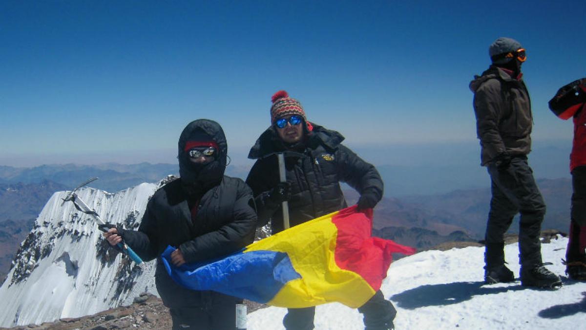 un roman a cucerit cel mai inalt varf muntos din antarctica traseul a fost extrem de dificil