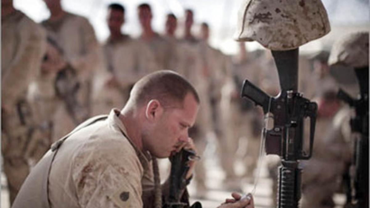 atacuri teroriste in afganistan doi militari nato sase militari afgani un oficial judiciar si 12