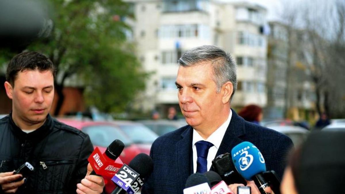 cum justifica valeriu zgonea numarul mare de persoane care au facut parte din delegatia pentru india