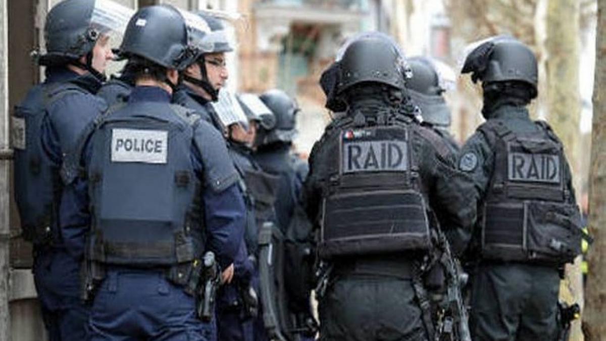 politistii francezi au distrus o retea jihadista cu ramificatii in toata tara