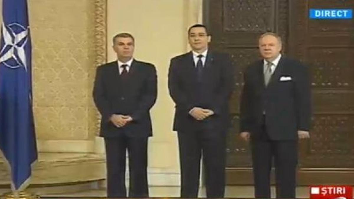 noul cabinet ponta a depus juramantul presedintele traian basescu a atacat doi ministri