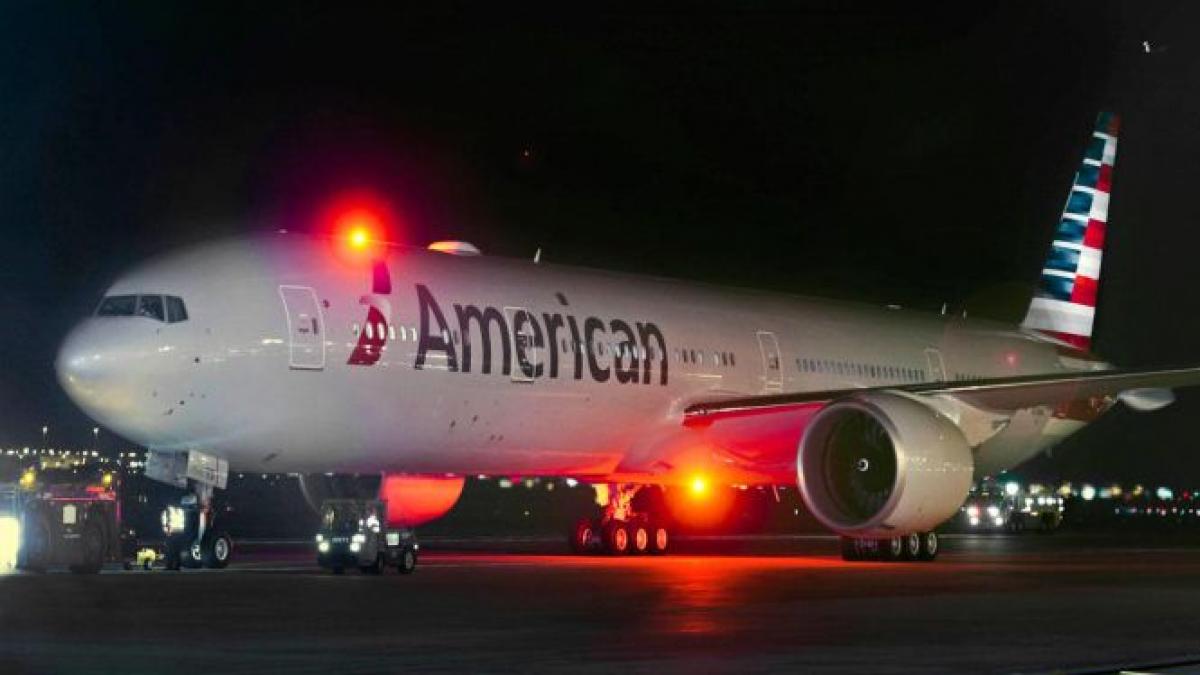 ora de groaza la bordul unui avion de pasageri deasupra pacificului aparatul a aterizat de urgenta