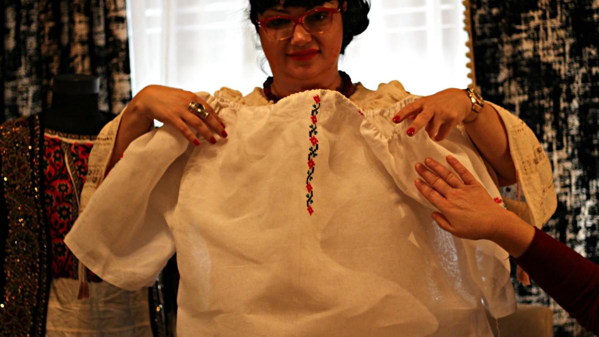 video ozana barabancea croseteaza la ie printre spectacole si jurizari