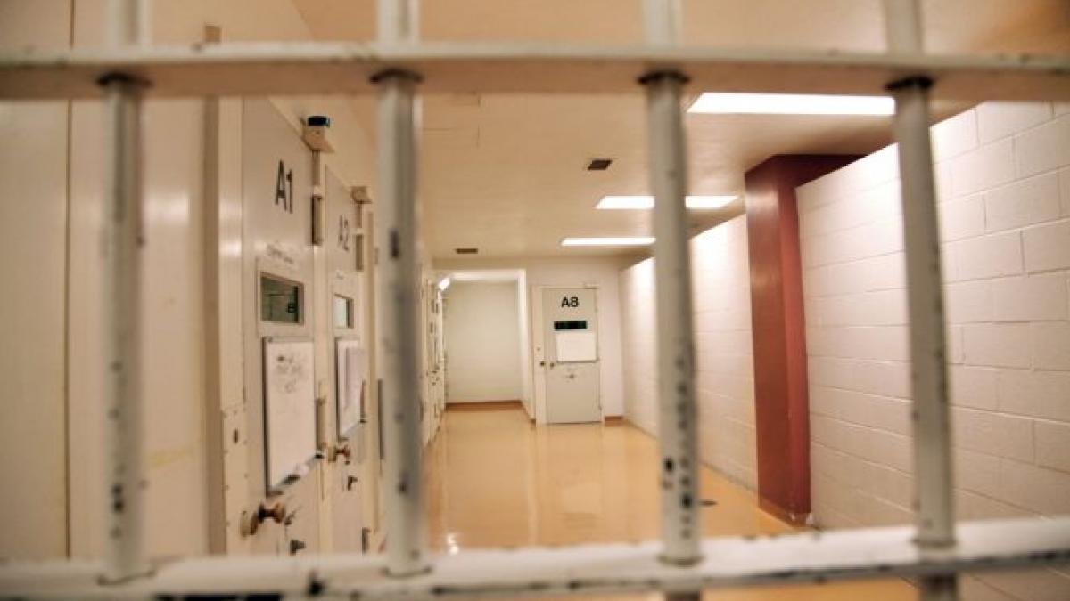 o femeie musulmana da in judecata o inchisoare din ohio pentru ca a fost obligata sa mearga la