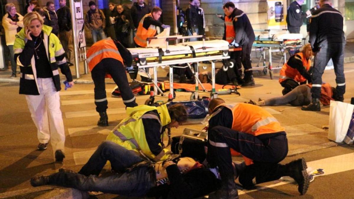 un individ a starnit panica in franta a intrat cu masina in oamenii care mergeau pe trotuare