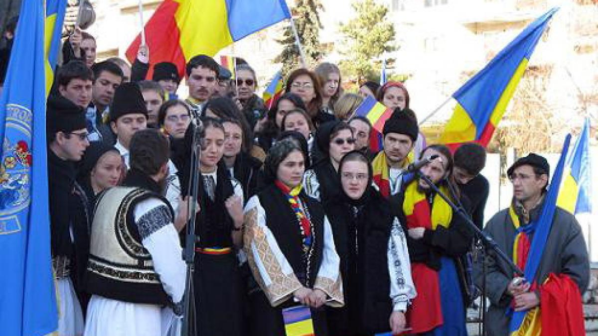 romanii au protestat in covasna au mers la colindat la primaria din sfantul gheorghe dar