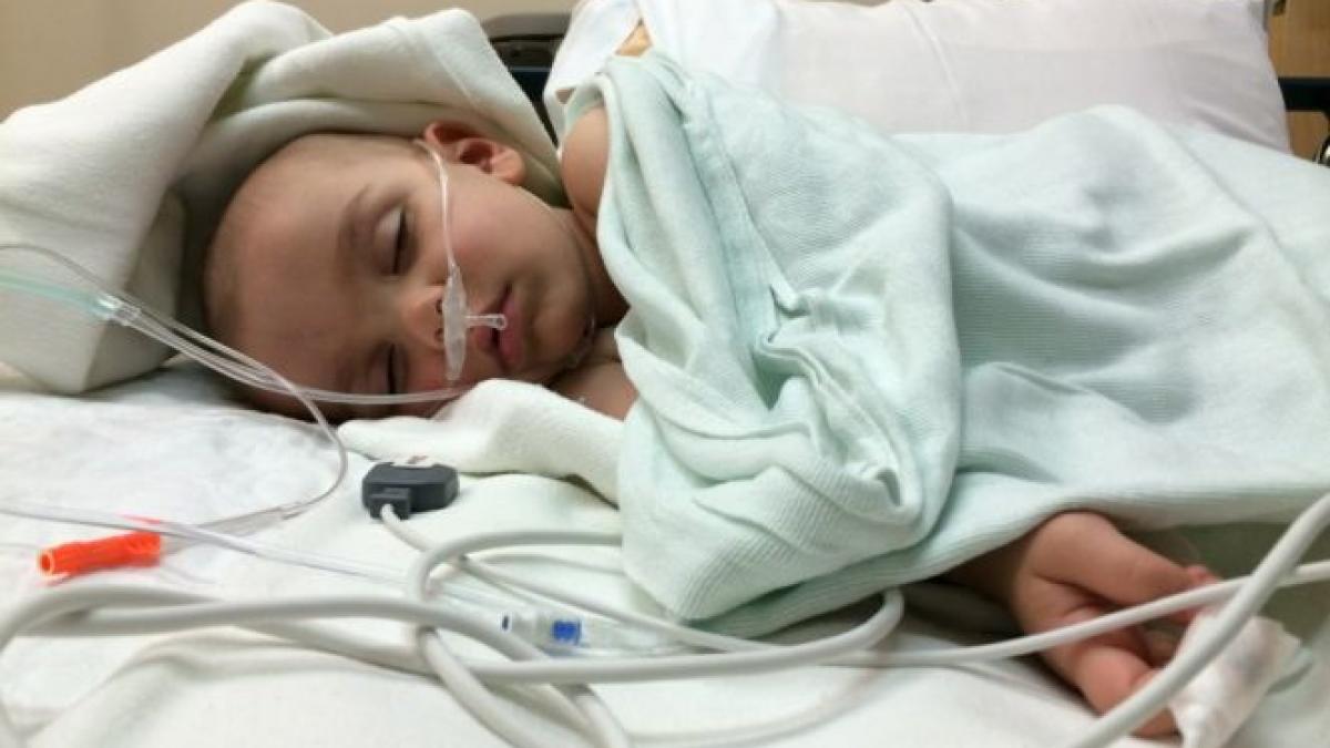 ministrul sanatatii da aparate necesare pentru copiii bolnavi de cancer