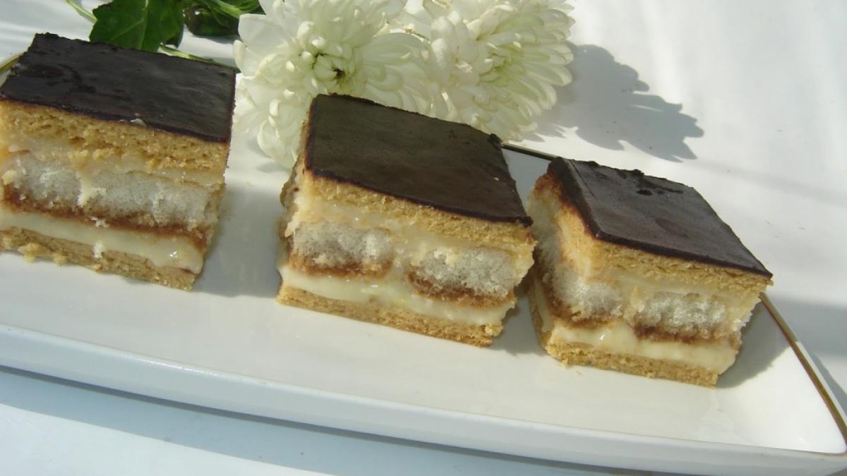 retete de sarbatori prajitura in foi cu crema de lamaie