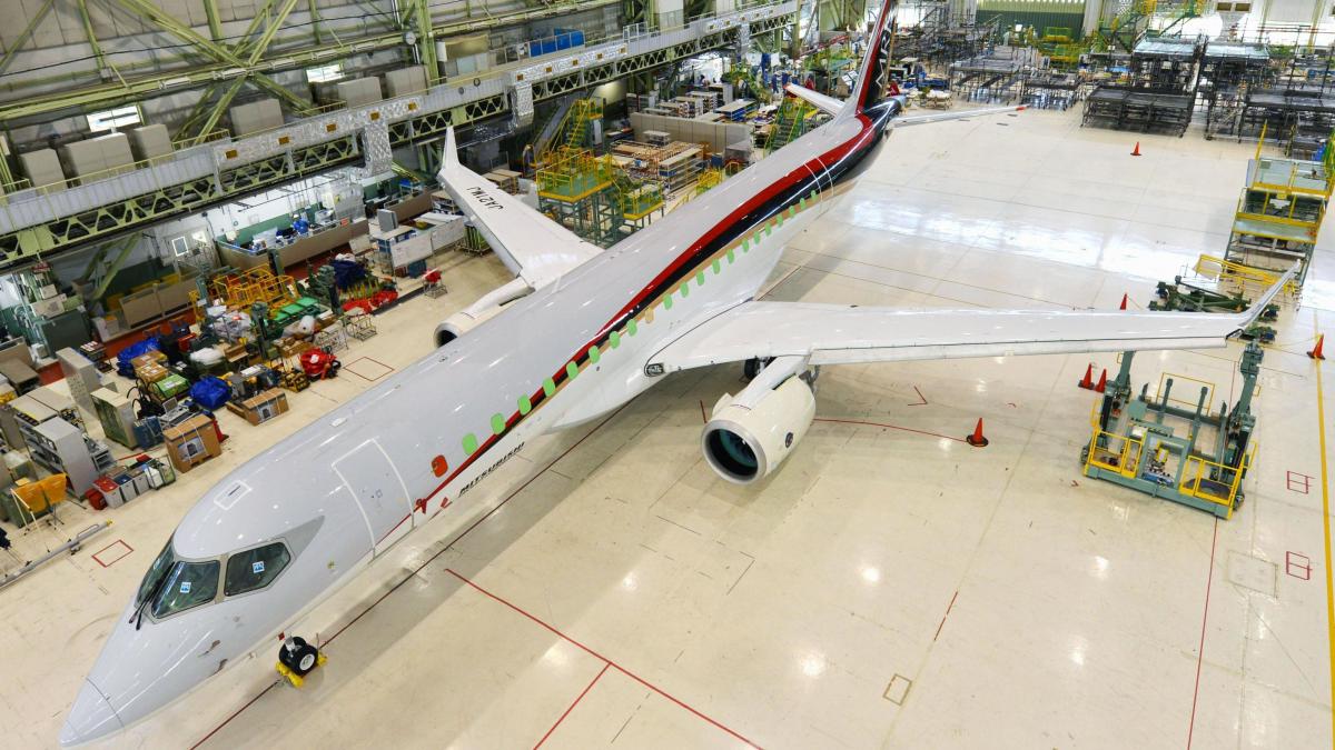 japonia lanseaza primul avion comercial din ultimii 50 de ani