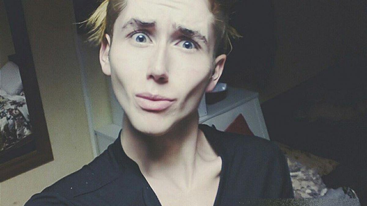 tanarul care a socat rusia nu are strop de grasime in corpul sau ajutati ma daca nu mananc voi muri