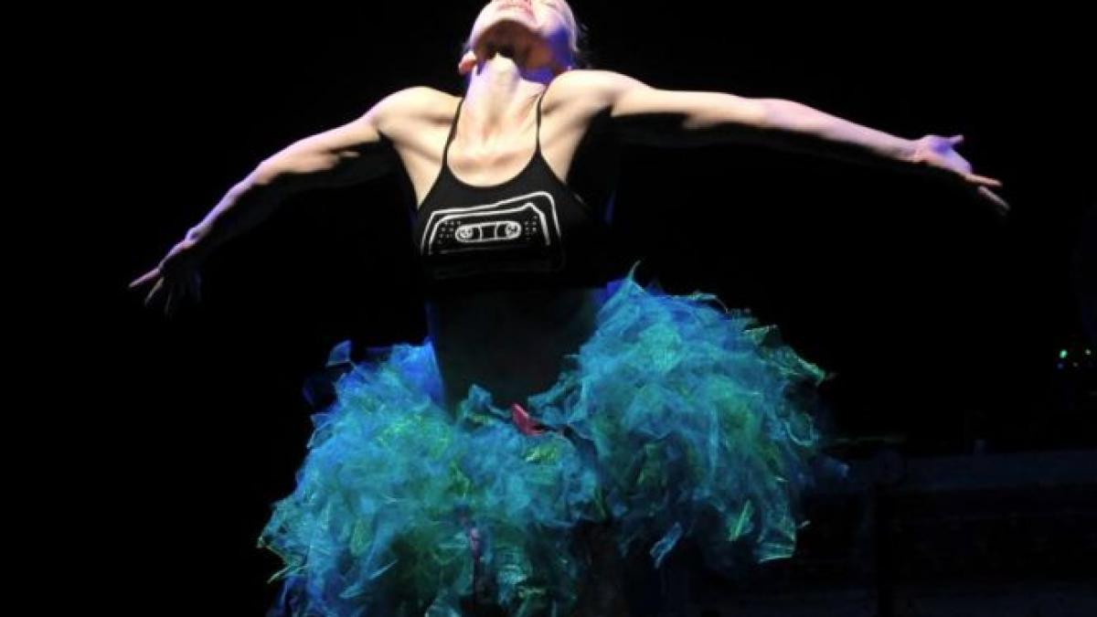 bilete la teatru si carti gratis pentru toti bugetarii