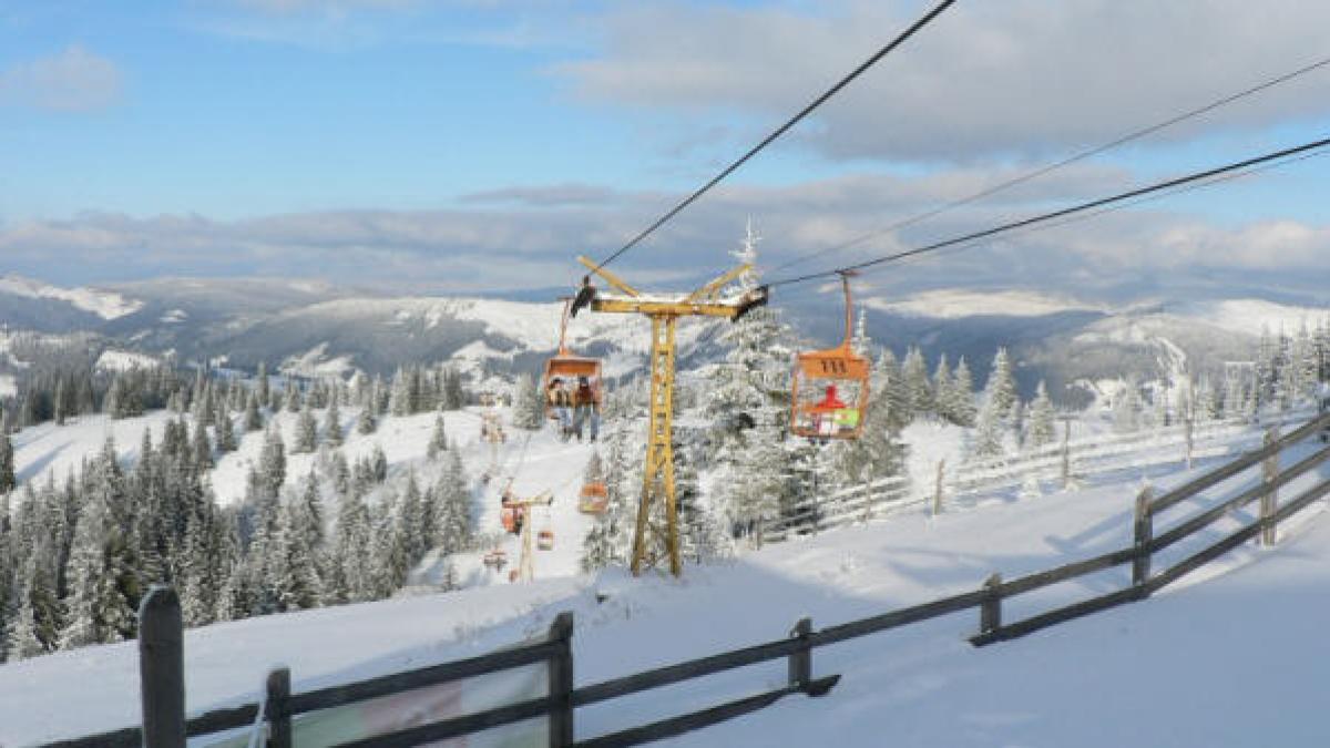 telescaun cu 7 turisti blocat la bunloc la o altitudine de peste 1300 metri primele imagini de la