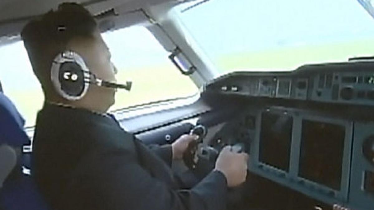 imagini cu liderul nord coreean kim jong un la mansa unui avion televiziunea de stat l a pilotat de