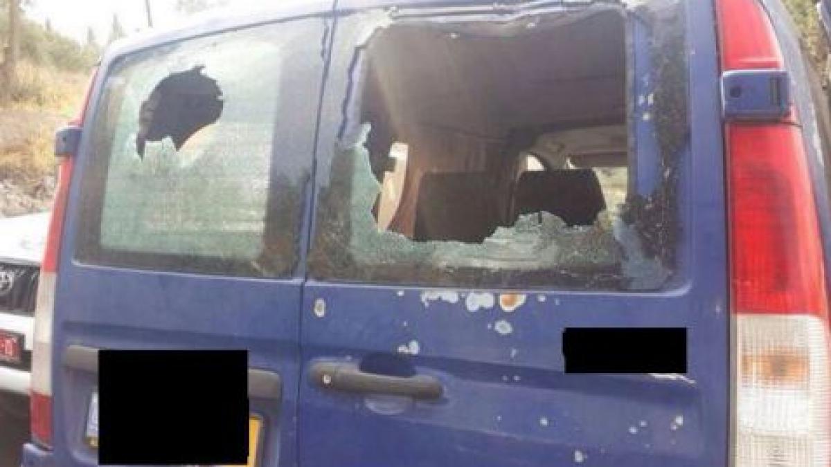 vehicule consulare americane atacate cu pietre de colonisti israelieni in cisiordania