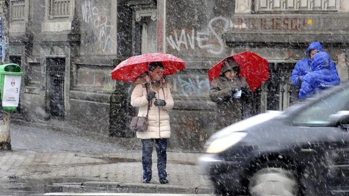 ninsori polei si intensificari ale vantului pana luni dimineata vezi zonele vizate de avertizare