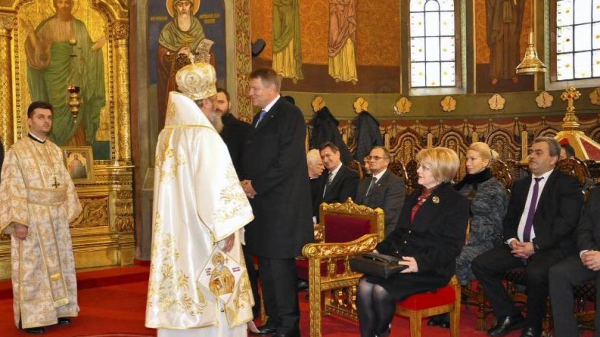 presedintele klaus iohannis a acceptat invitatia patriarhului daniel transmisa prin intermediul