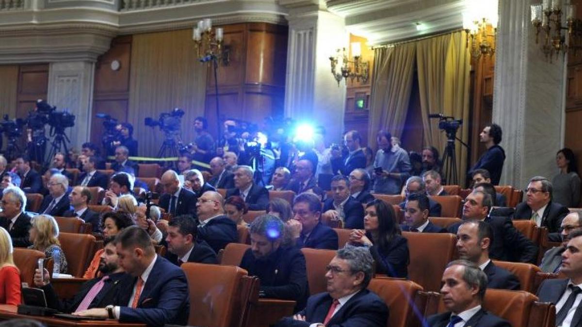 100 de minute cine ar trebui sa il tradeze pe ponta ca sa pice guvernul