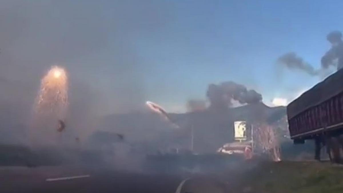 video spectaculos vezi aici cum arata explozia unei fabrici de artificii