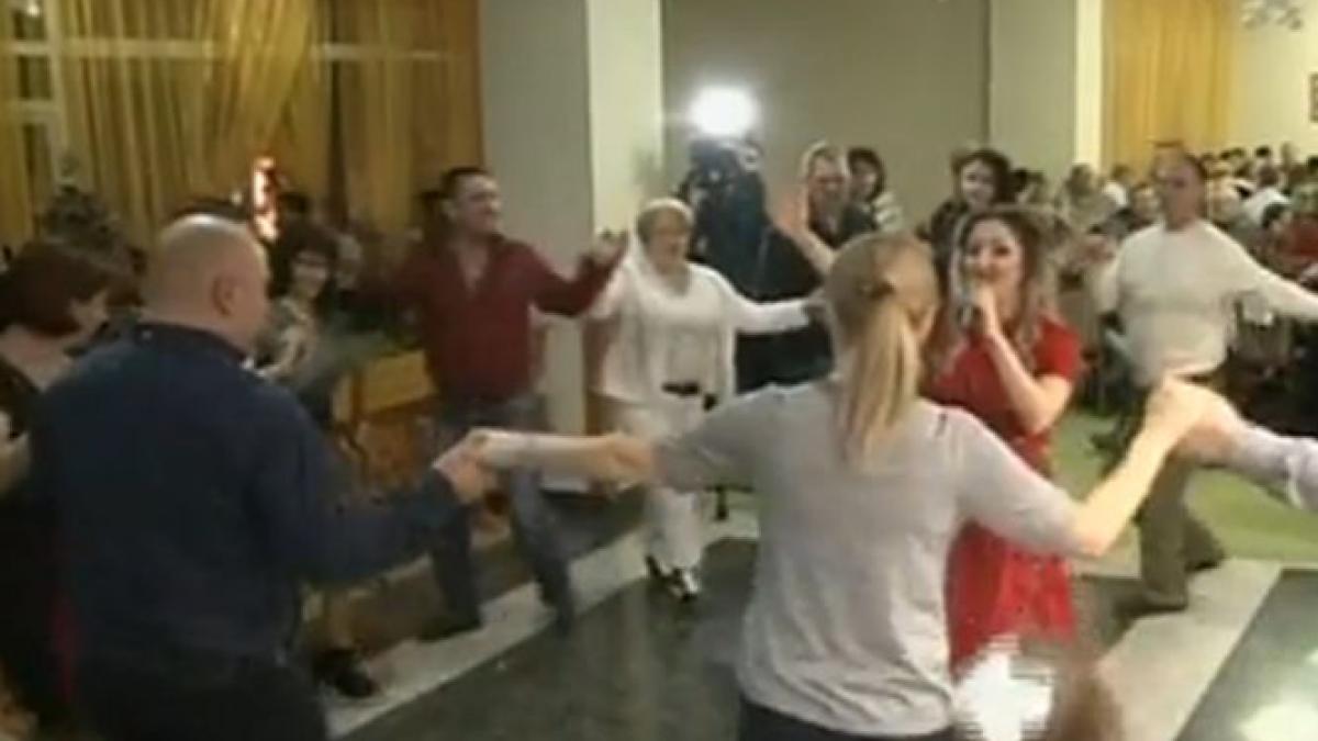 sarbatorile de iarna continua in romania mii de oameni sarbatoresc craciunul pe rit vechi