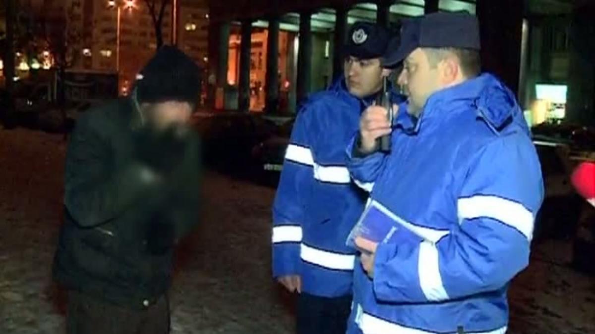 oamenii strazii afectati de gerul cumplit care s a abatut peste tara noastra autoritatile incearca