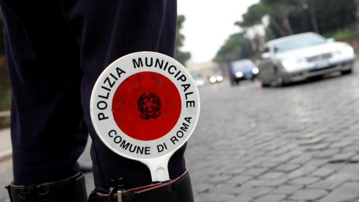 politistii italieni au lasat roma pe mana chefliilor 83 dintre ei s au dat bolnavi si n au venit la