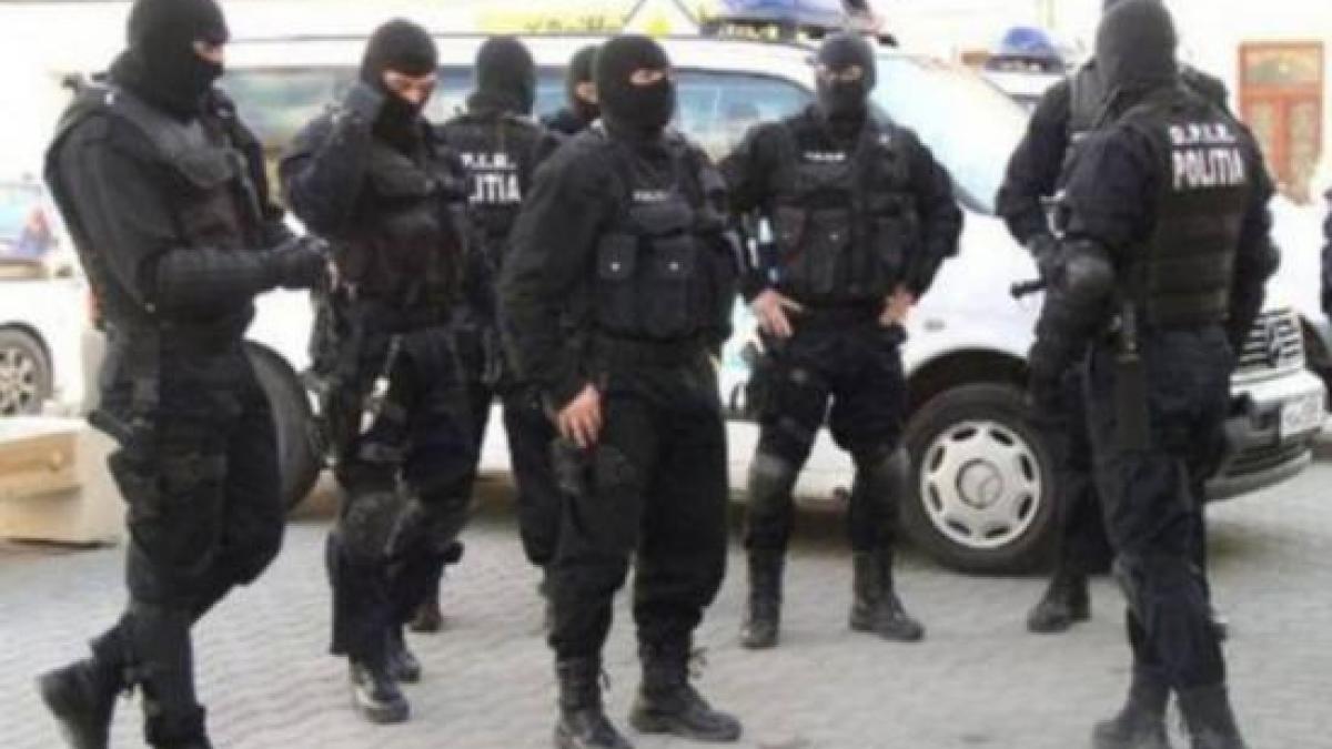 perchezitii diicot din bucuresti si sase judete 17 persoane retinute si 3 sub control judiciar