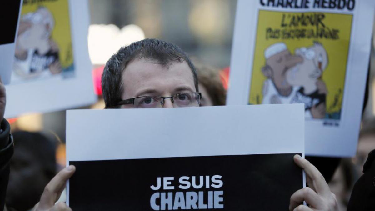 revista charlie hebdo a primit intariri caricaturisti din intreaga lume au donat desene pentru