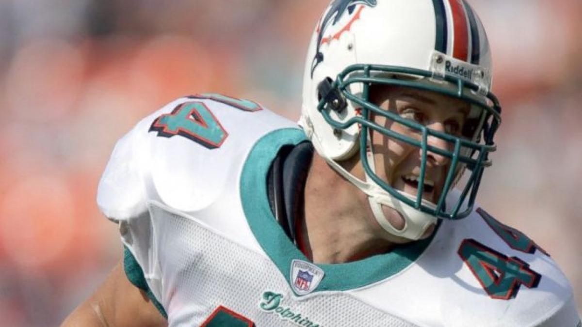 un fost delfin din miami a inotat aproape 15 km ca sa si salveze viata