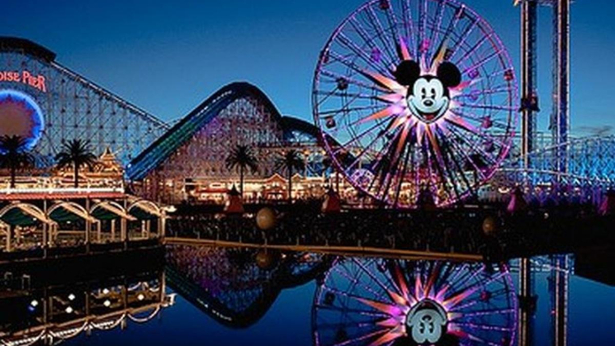 parcul disneyland a fost evacuat dupa ce o femeie a strigat ca ar fi hayat boumeddiene