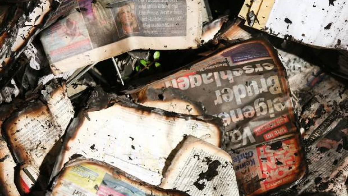 ziarele tinta atacurilor teroriste o bomba artizanala a fost aruncata in redactia unei publicatii