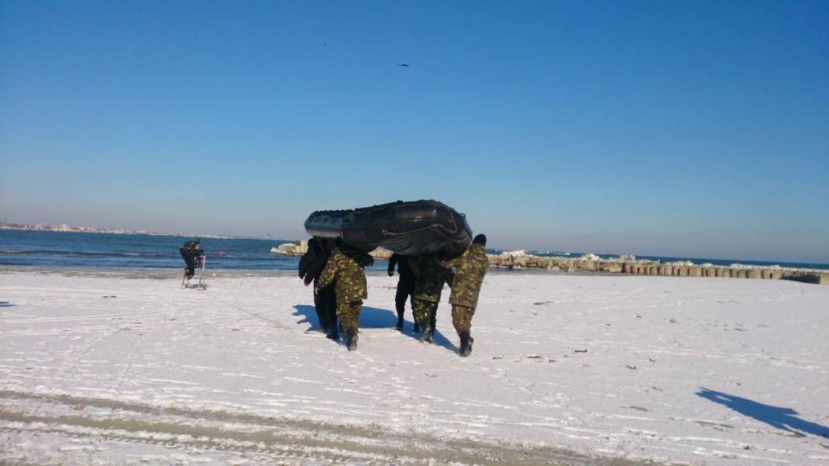 studentul de la academia navala din constanta gasit mort s a sinucis din dragoste pentru ca iubita