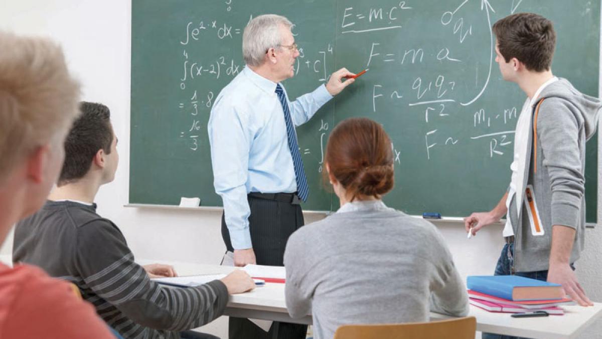 cadrele didactice care indeplinesc conditiile legale de pensionare la 1 septembrie pot ramane