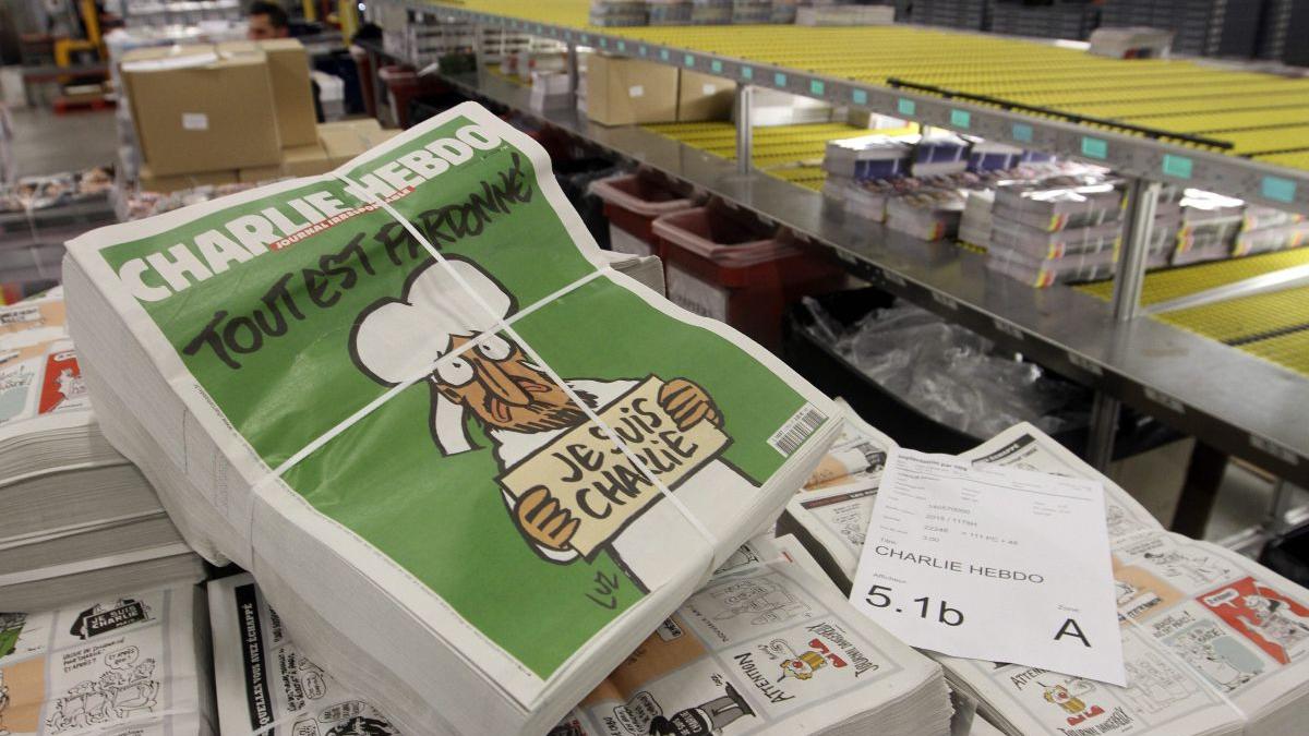 franta oferte exagerate si copii ilegale ale revistei charlie hebdo pe internet