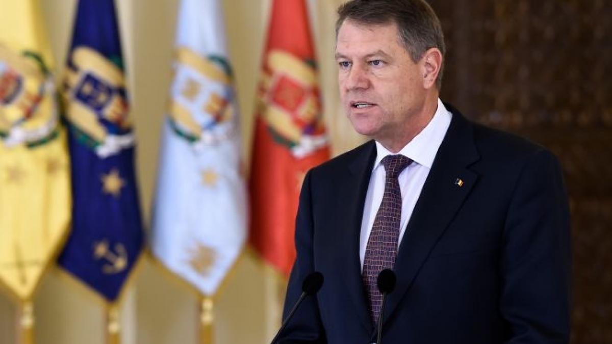 iohannis lucreaza cu serviciile lui basescu