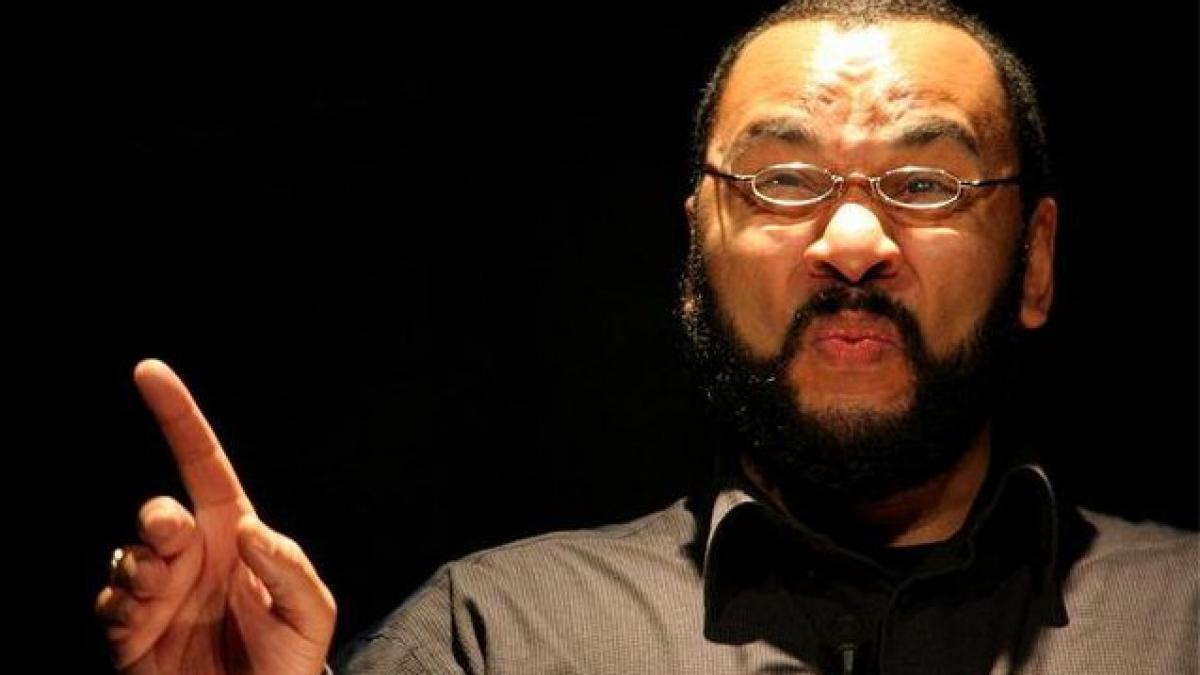 umoristul dieudonne arestat de justitia franceza dupa ce s a declarat charlie coulibaly