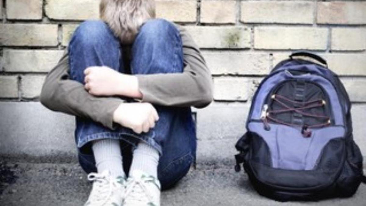 un copil de 14 ani a fugit de acasa de teama sa nu fie pedepsit luase nota 7 in teza la matematica