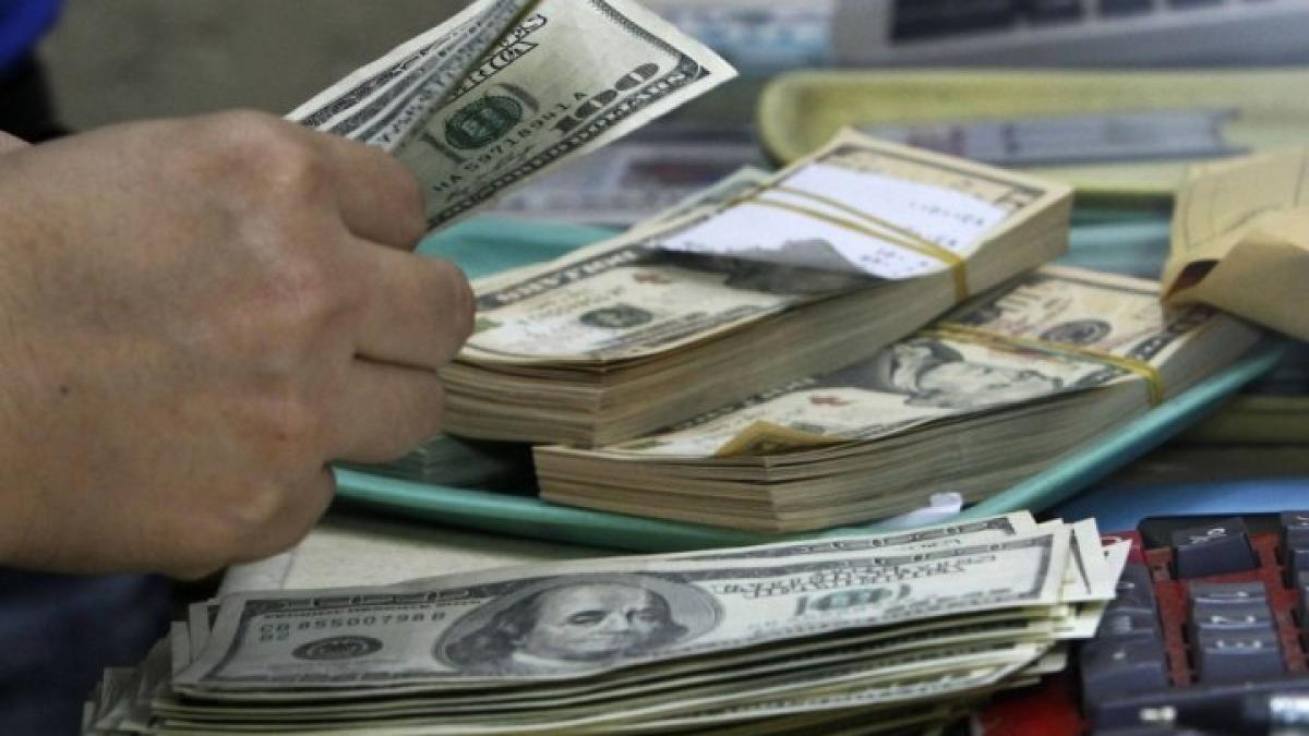 aprecierea francului elvetian provoaca probleme speculatorilor care au mizat pe aprecierea dolarului