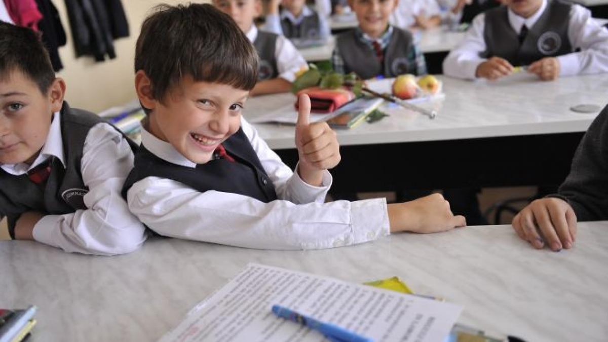 noul regulament scolar unitatile scolare trebuie sa stabileasca semne distinctive pentru elevi