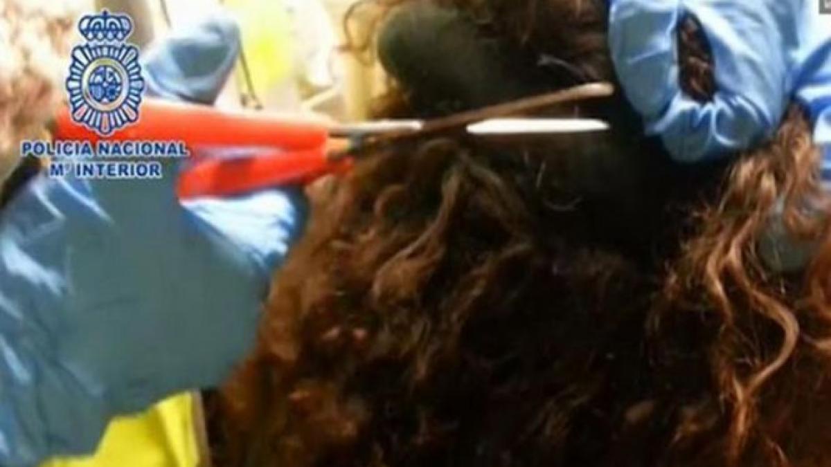 o femeie a incercat sa intre in spania cu droguri ascunse in par