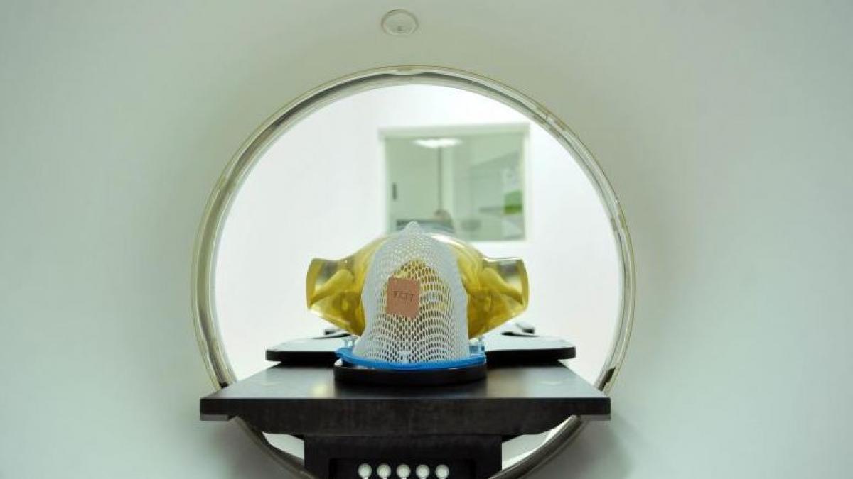 un aparat de radioterapie de la institutul oncologic bucuresti s a defectat aparatul asigura 140 de