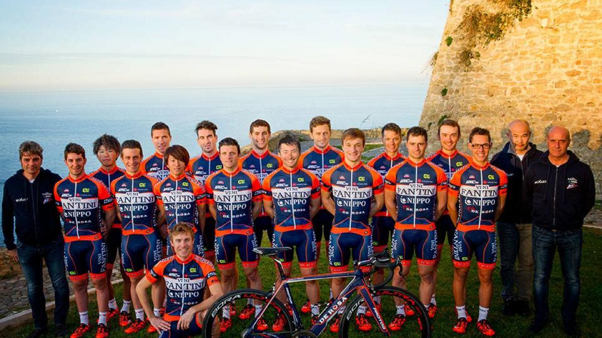 doi ciclisti romani edi grosu si serghei tvetcov ar putea lua startul in giro d italia