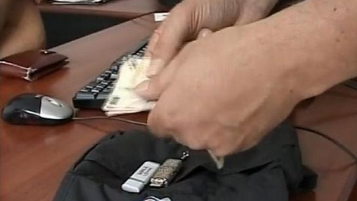 mai exista spirit civic doi bucuresteni au returnat suma de 19 000 de lei gasita intr o borseta