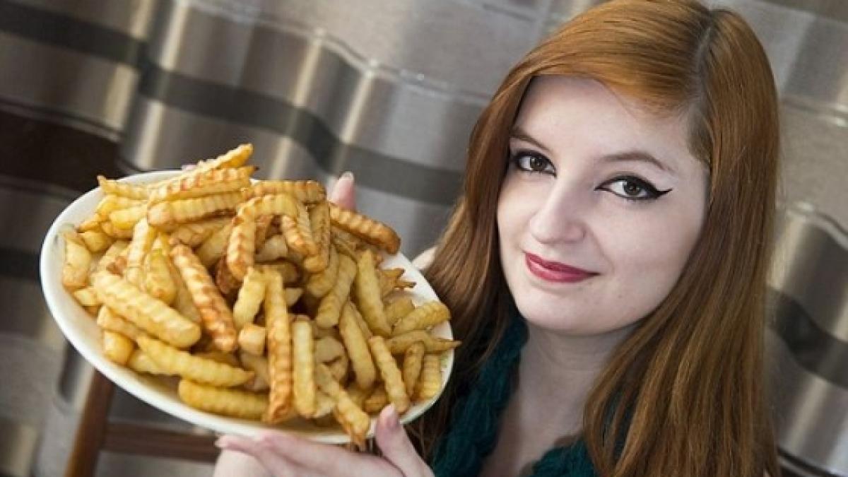 o adolescenta de 17 ani a mancat vreme de 5 ani doar cartofi prajiti cu branza cum a ajuns sa arate