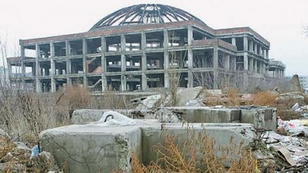 mihai gadea propunere de nerefuzat pentru traian basescu iata cateva imobile in care sa se retraga