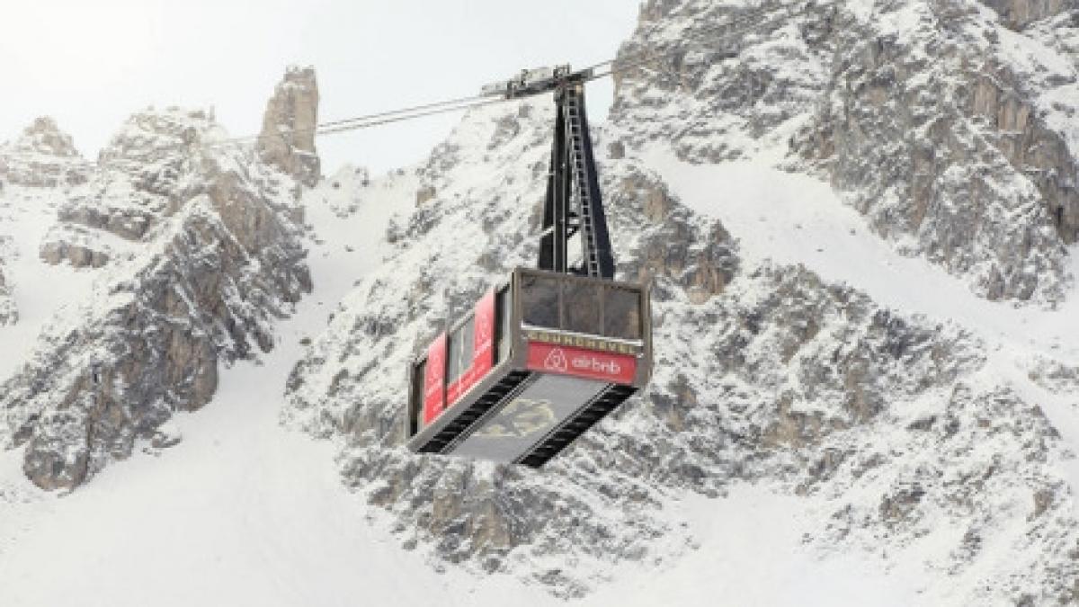 noapte de vis intr o telecabina suspendata la 2700 de metri deasupra alpilor francezi