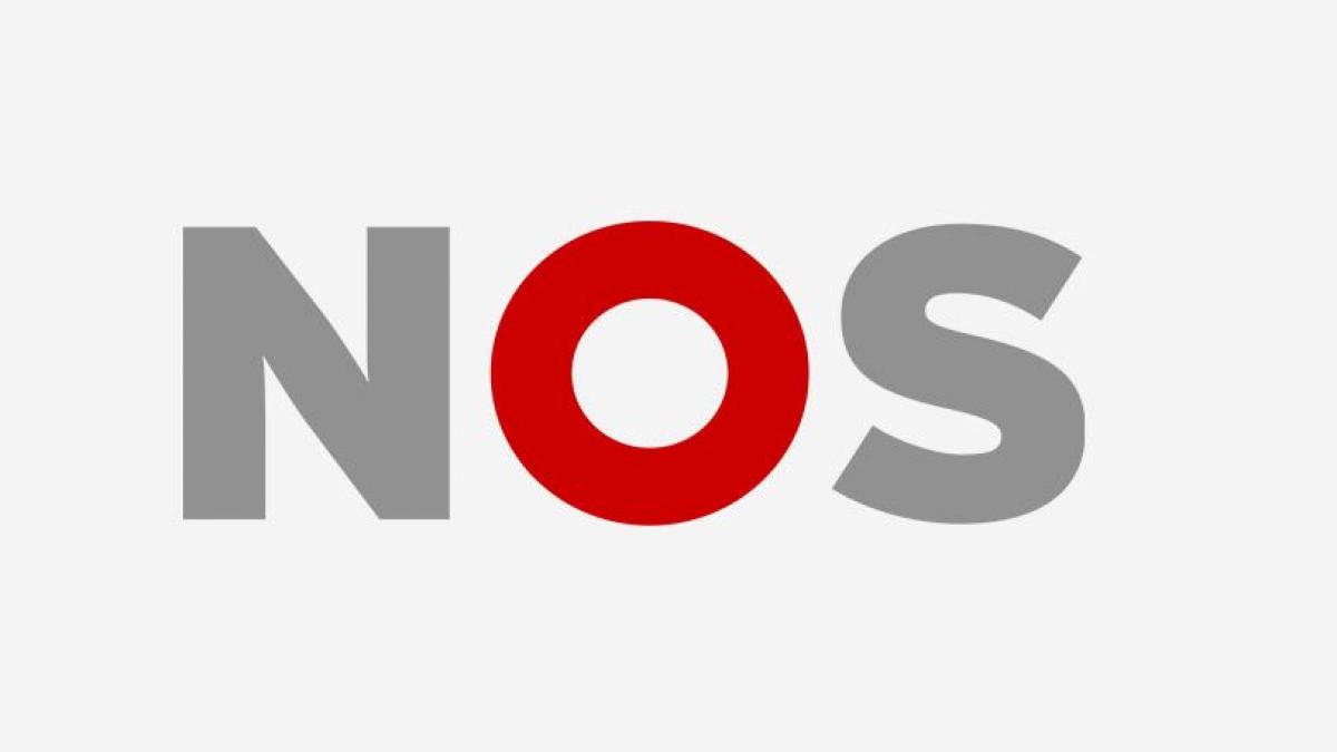 video un barbat inarmat a intrat in cladirea postului public de televiziune din olanda